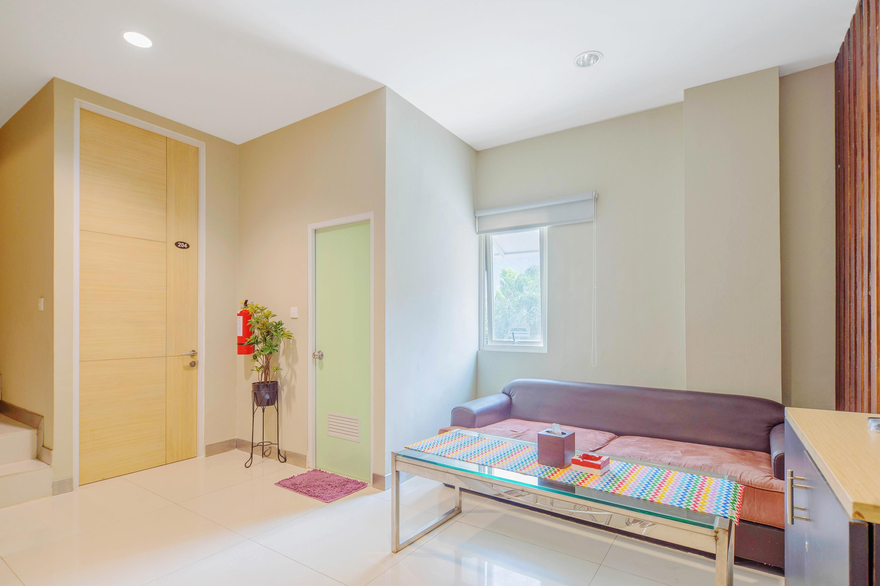 Отель Super Oyo Capital O 1121 Orienchi 2 Джакарта Экстерьер фото