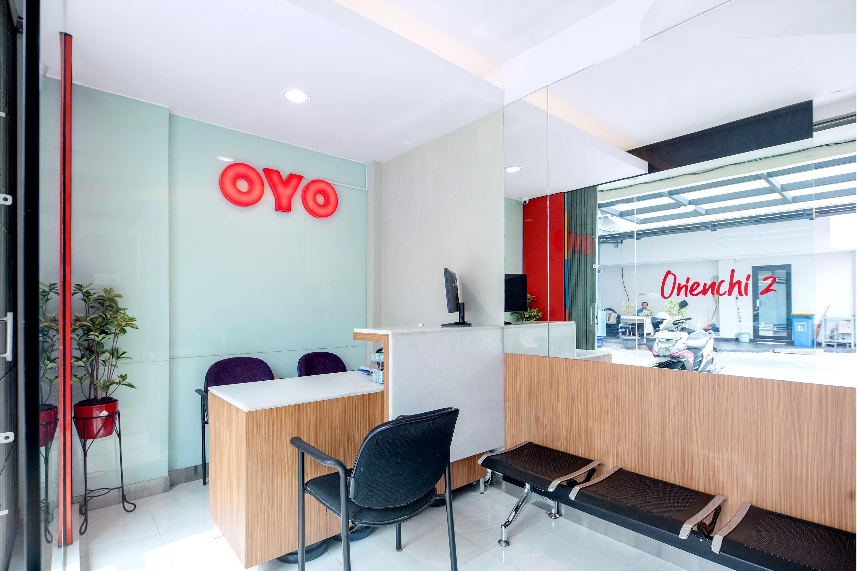 Отель Super Oyo Capital O 1121 Orienchi 2 Джакарта Экстерьер фото
